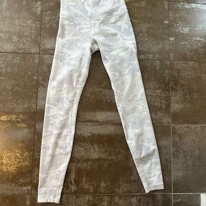 Lululemon white and grey camo leggings size 6 SEE DESCRIPTION!!
